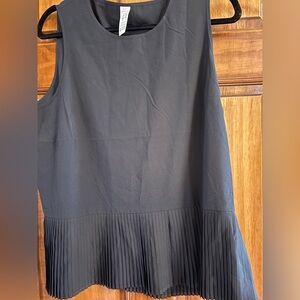 Spanx activewear Large black pleated tank.